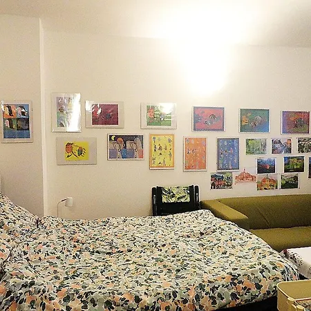 Gallery *